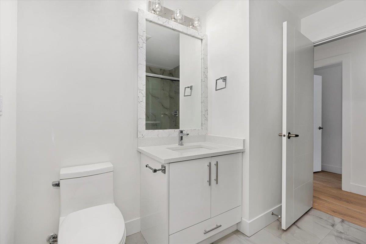 7477 Martin Place, Mission, British Columbia  V2V 3K6 - Photo 16 - R2946493