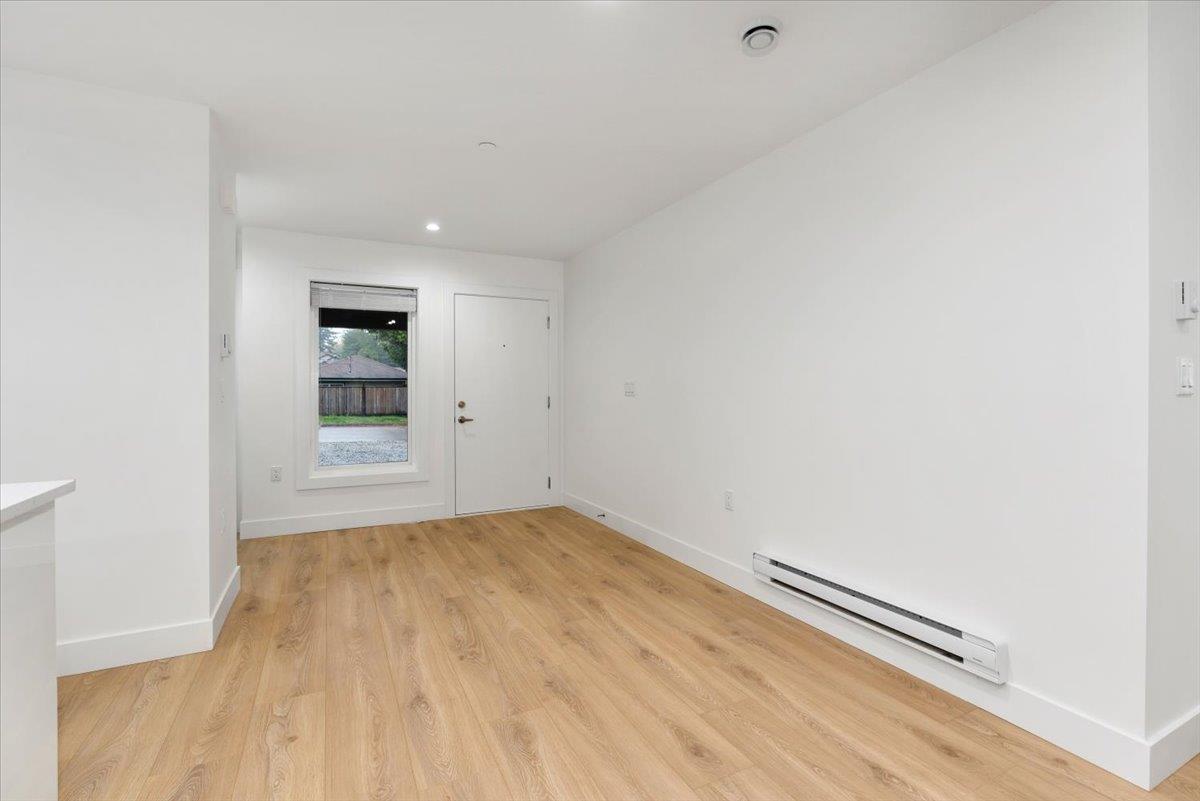 7477 Martin Place, Mission, British Columbia  V2V 3K6 - Photo 9 - R2946493