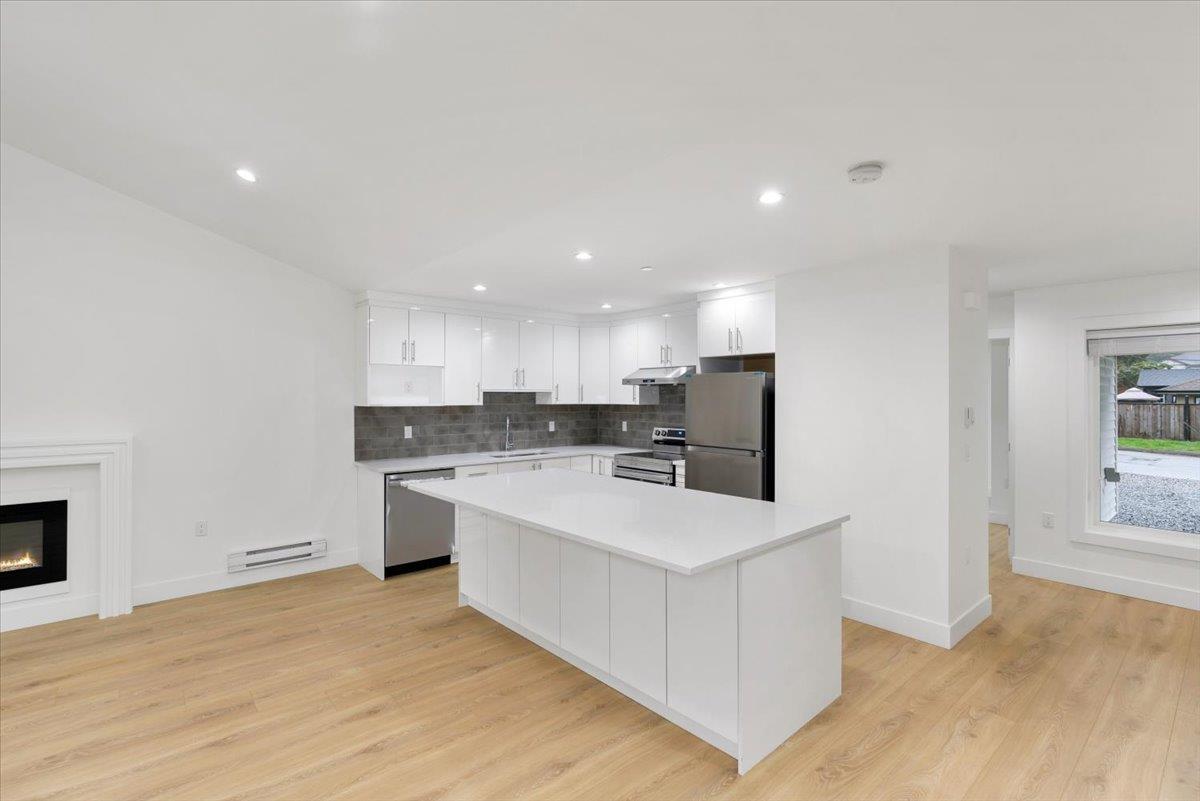 7477 Martin Place, Mission, British Columbia  V2V 3K6 - Photo 7 - R2946493