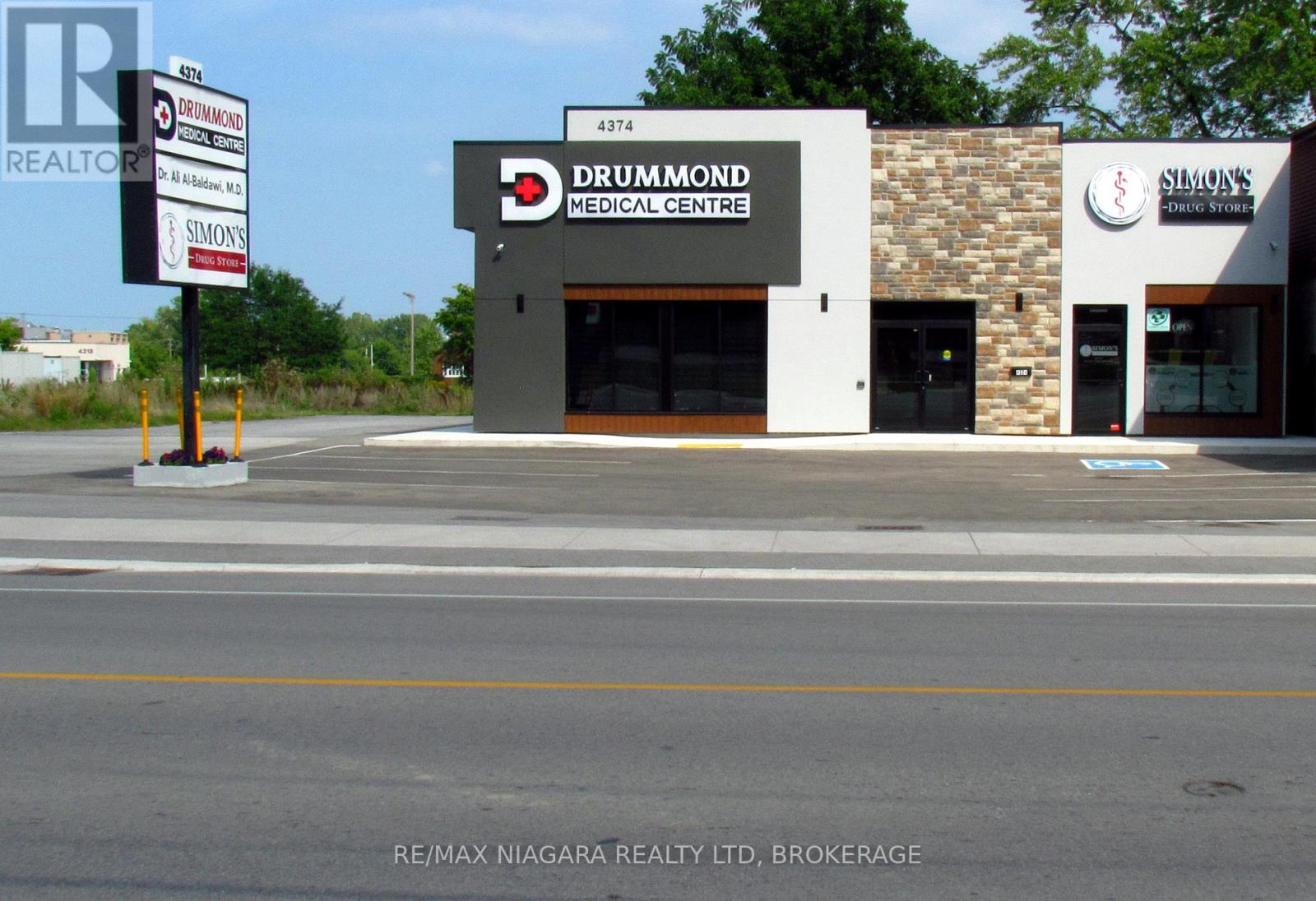 4374 Drummond Road, Niagara Falls, Ontario  L2E 6S3 - Photo 1 - X11197601