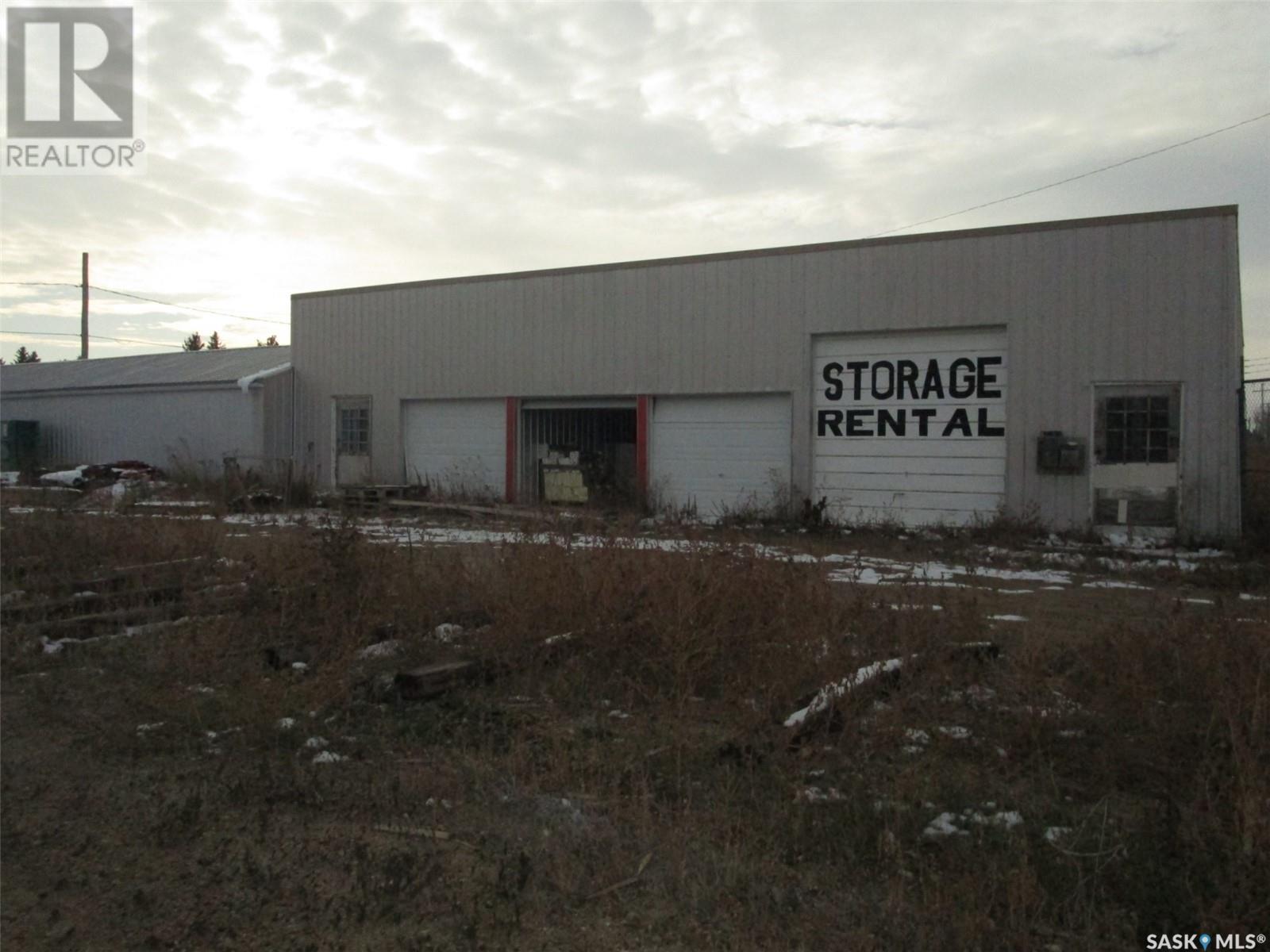 114 7th Avenue W, Gravelbourg, Saskatchewan  S0H 1X0 - Photo 2 - SK988816