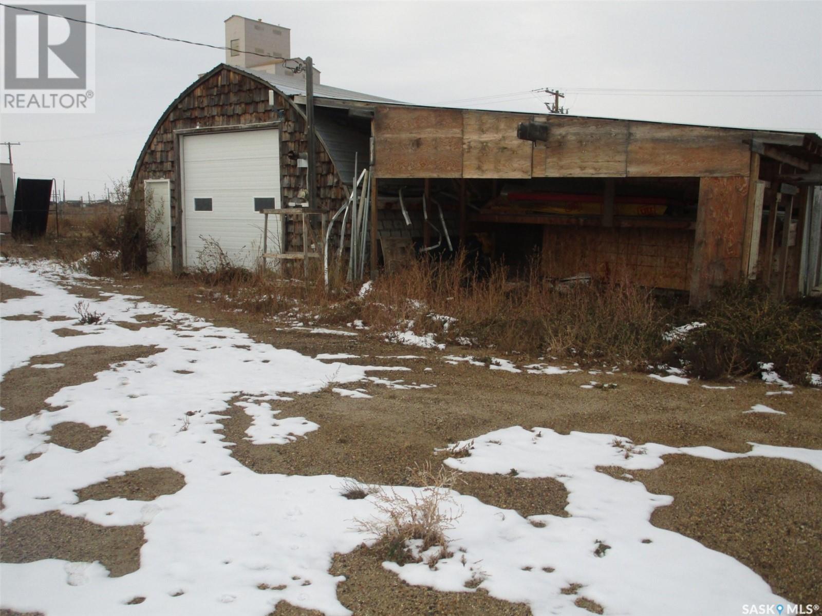 114 7th Avenue W, Gravelbourg, Saskatchewan  S0H 1X0 - Photo 10 - SK988816