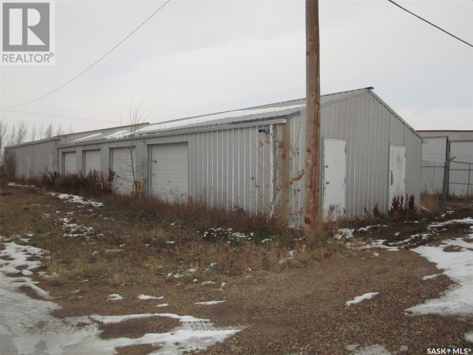 114 7th Avenue W, Gravelbourg, Saskatchewan  S0H 1X0 - Photo 4 - SK988816