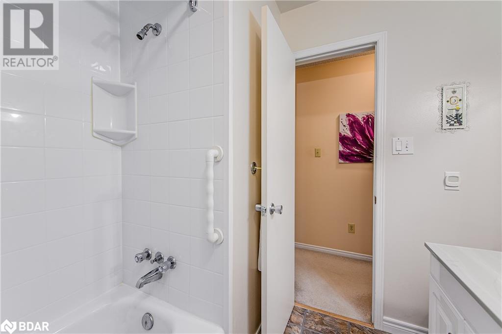 63 Bronte Crescent, Barrie, Ontario  L4N 5B8 - Photo 19 - 40681144