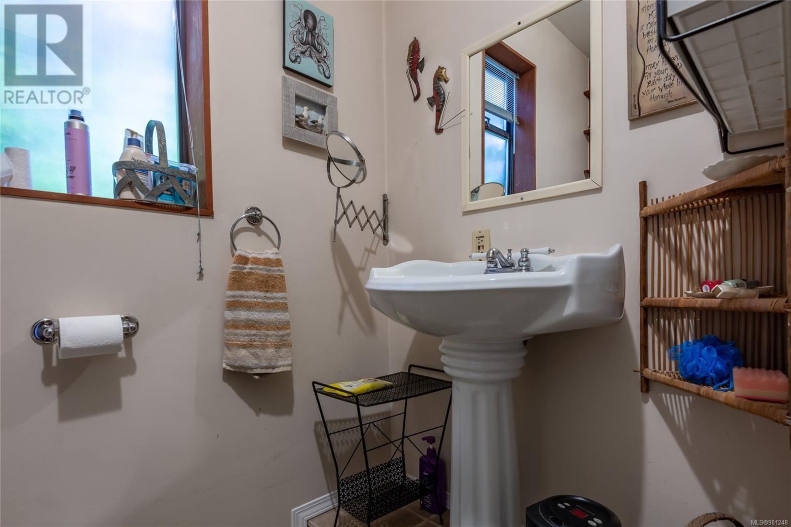 310 1st St, Sointula, British Columbia  V0N 3E0 - Photo 19 - 981248