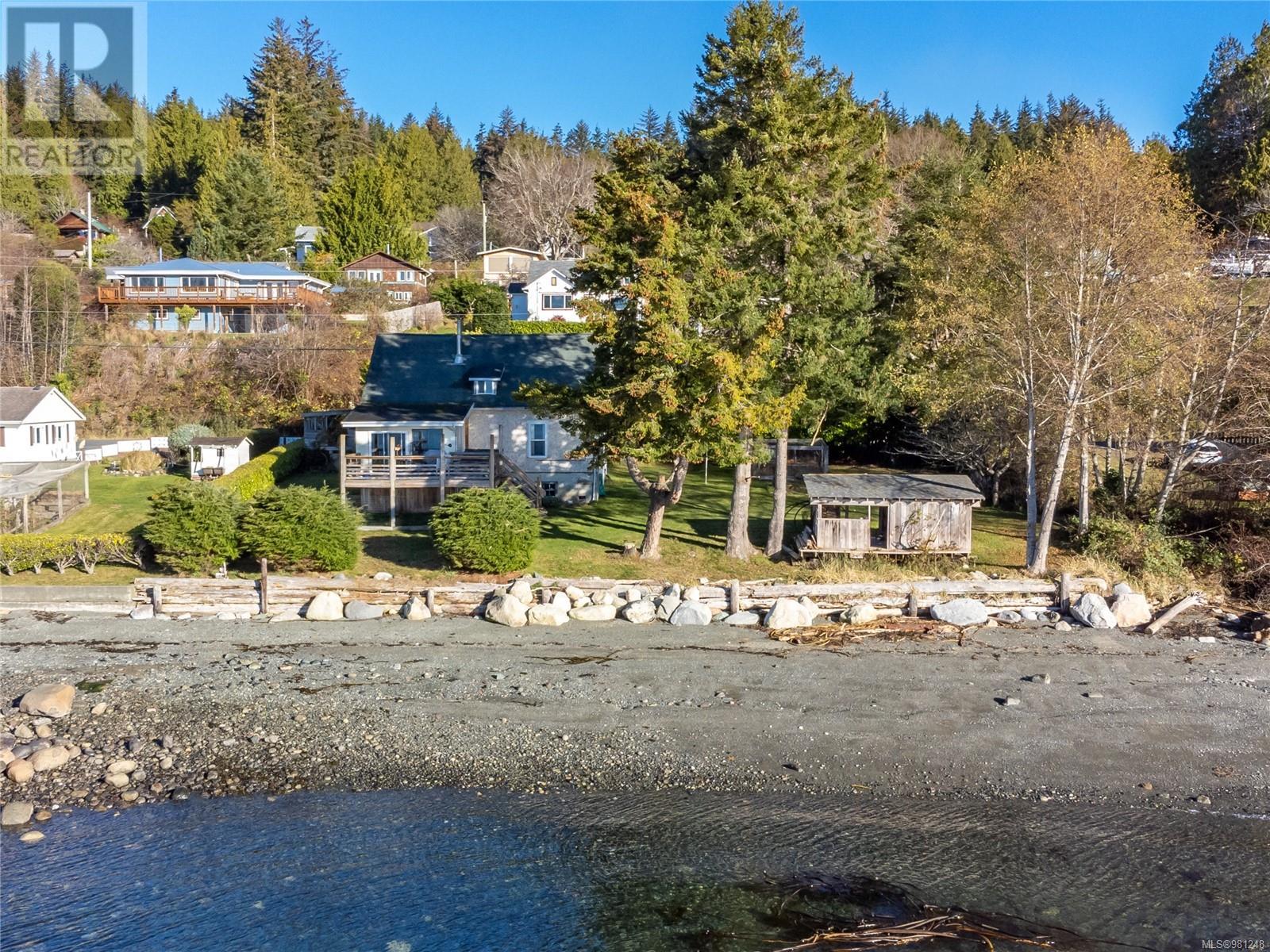 310 1st St, Sointula, British Columbia  V0N 3E0 - Photo 1 - 981248