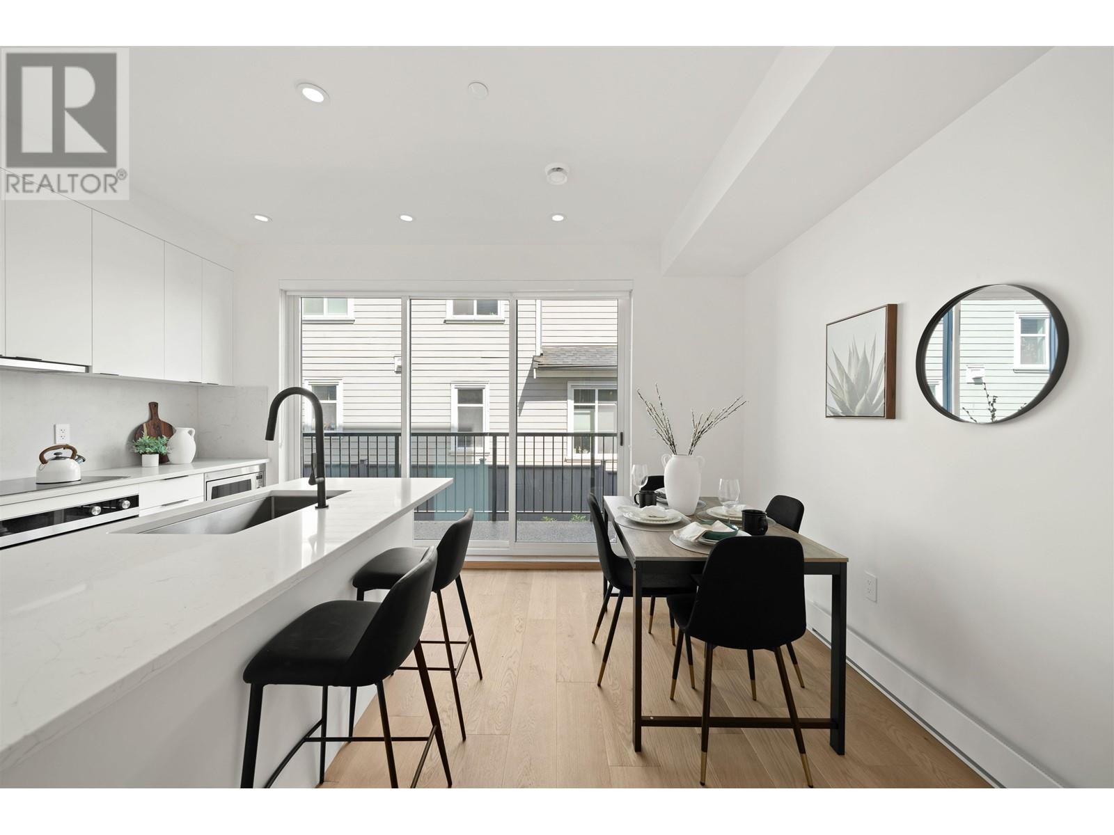 Listing Picture 12 of 26 : 2414 VICTORIA DRIVE, Vancouver / 溫哥華 - 魯藝地產 Yvonne Lu Group - MLS Medallion Club Member