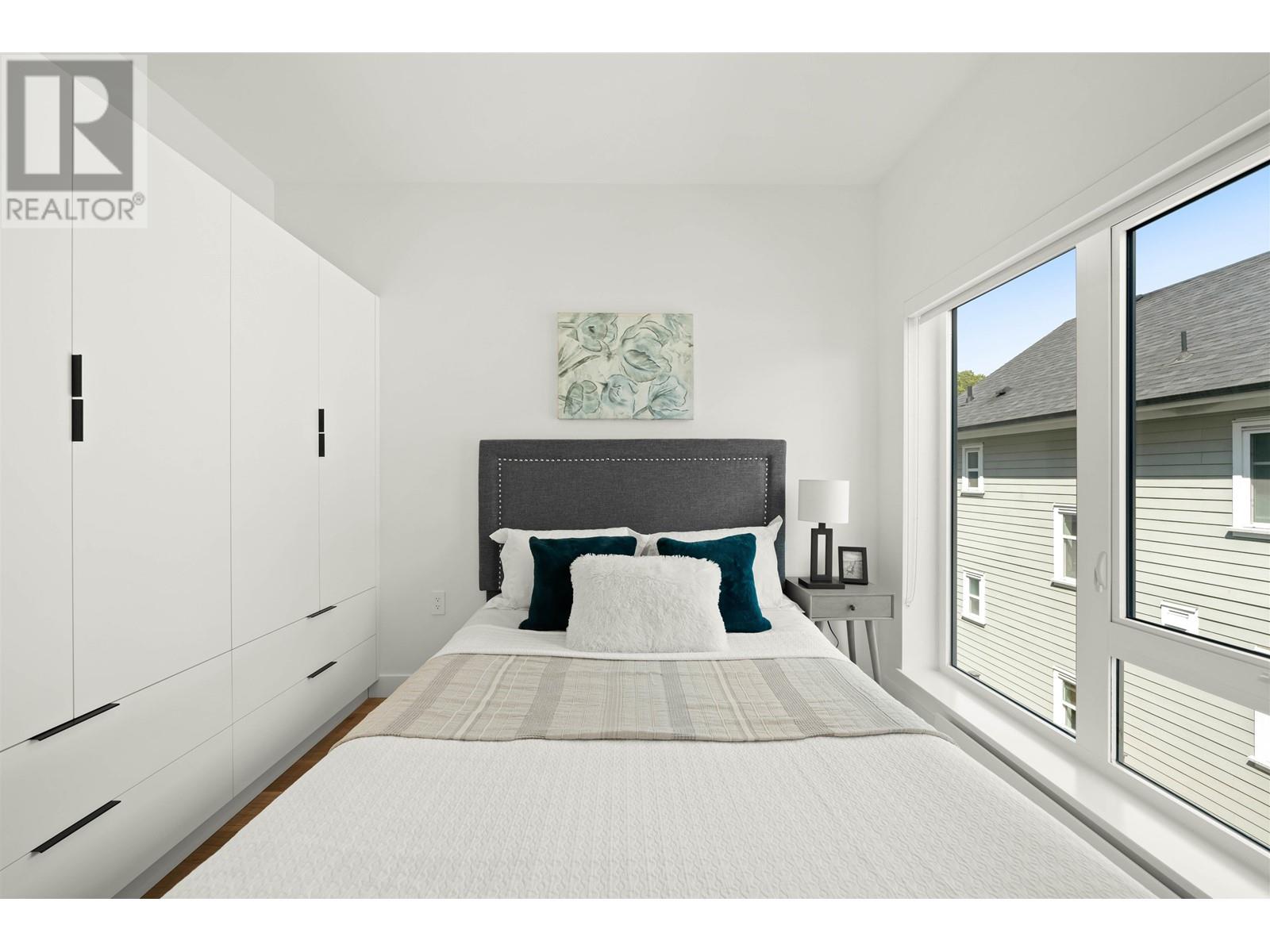 Listing Picture 16 of 26 : 2414 VICTORIA DRIVE, Vancouver / 溫哥華 - 魯藝地產 Yvonne Lu Group - MLS Medallion Club Member