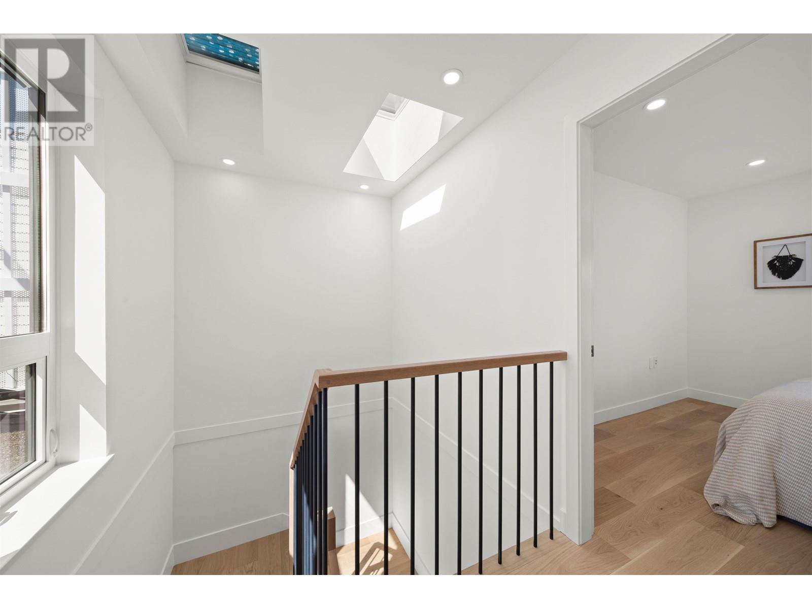 Listing Picture 24 of 26 : 2414 VICTORIA DRIVE, Vancouver / 溫哥華 - 魯藝地產 Yvonne Lu Group - MLS Medallion Club Member