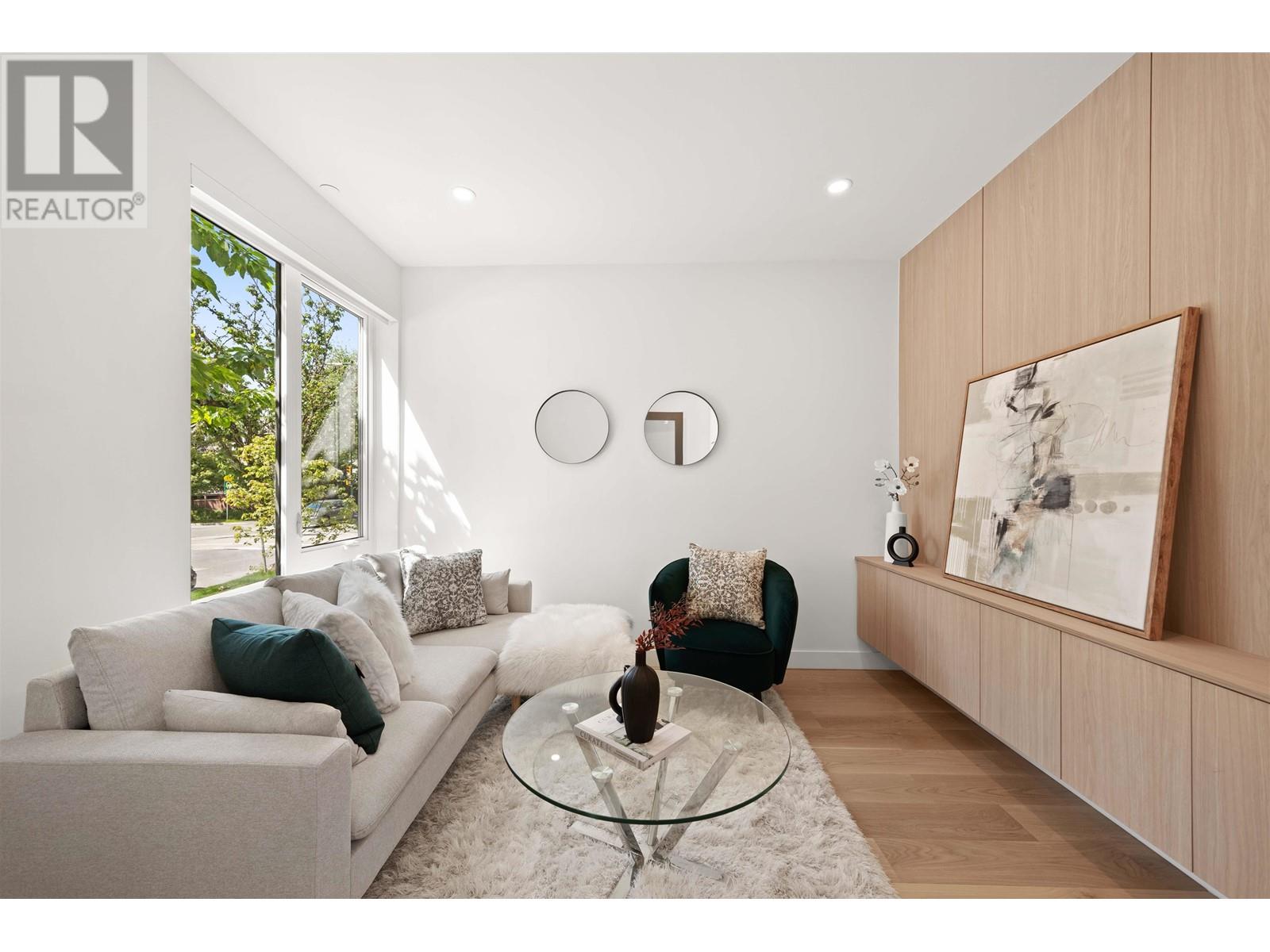 Listing Picture 6 of 26 : 2414 VICTORIA DRIVE, Vancouver / 溫哥華 - 魯藝地產 Yvonne Lu Group - MLS Medallion Club Member