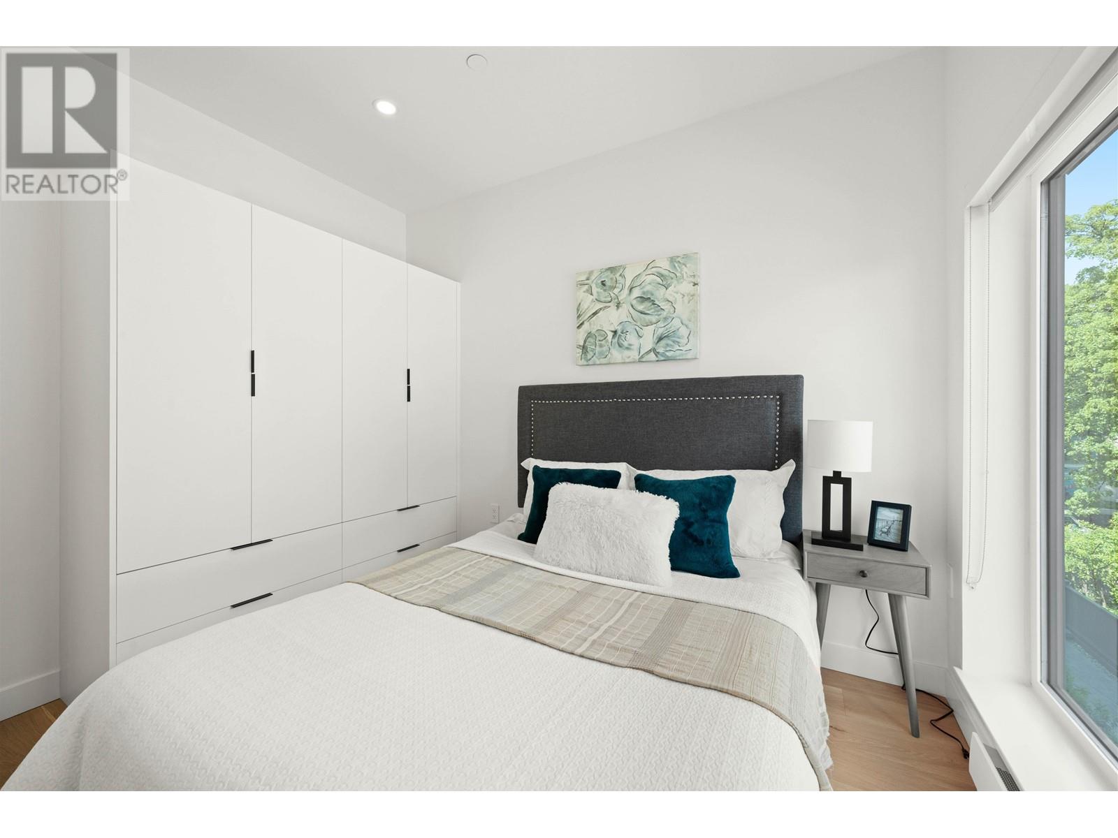 Listing Picture 14 of 26 : 2412 VICTORIA DRIVE, Vancouver / 溫哥華 - 魯藝地產 Yvonne Lu Group - MLS Medallion Club Member