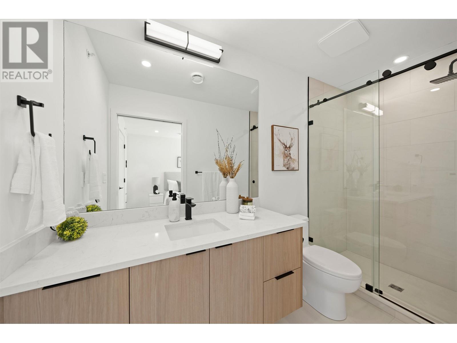 Listing Picture 19 of 26 : 2412 VICTORIA DRIVE, Vancouver / 溫哥華 - 魯藝地產 Yvonne Lu Group - MLS Medallion Club Member