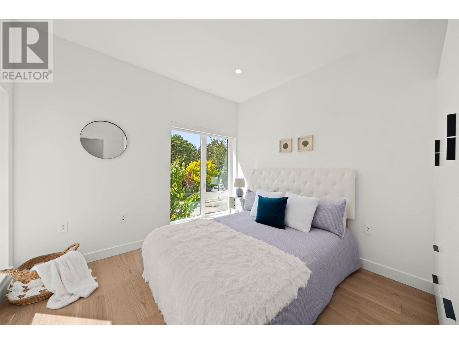 Listing Picture 7 of 26 : 2412 VICTORIA DRIVE, Vancouver / 溫哥華 - 魯藝地產 Yvonne Lu Group - MLS Medallion Club Member