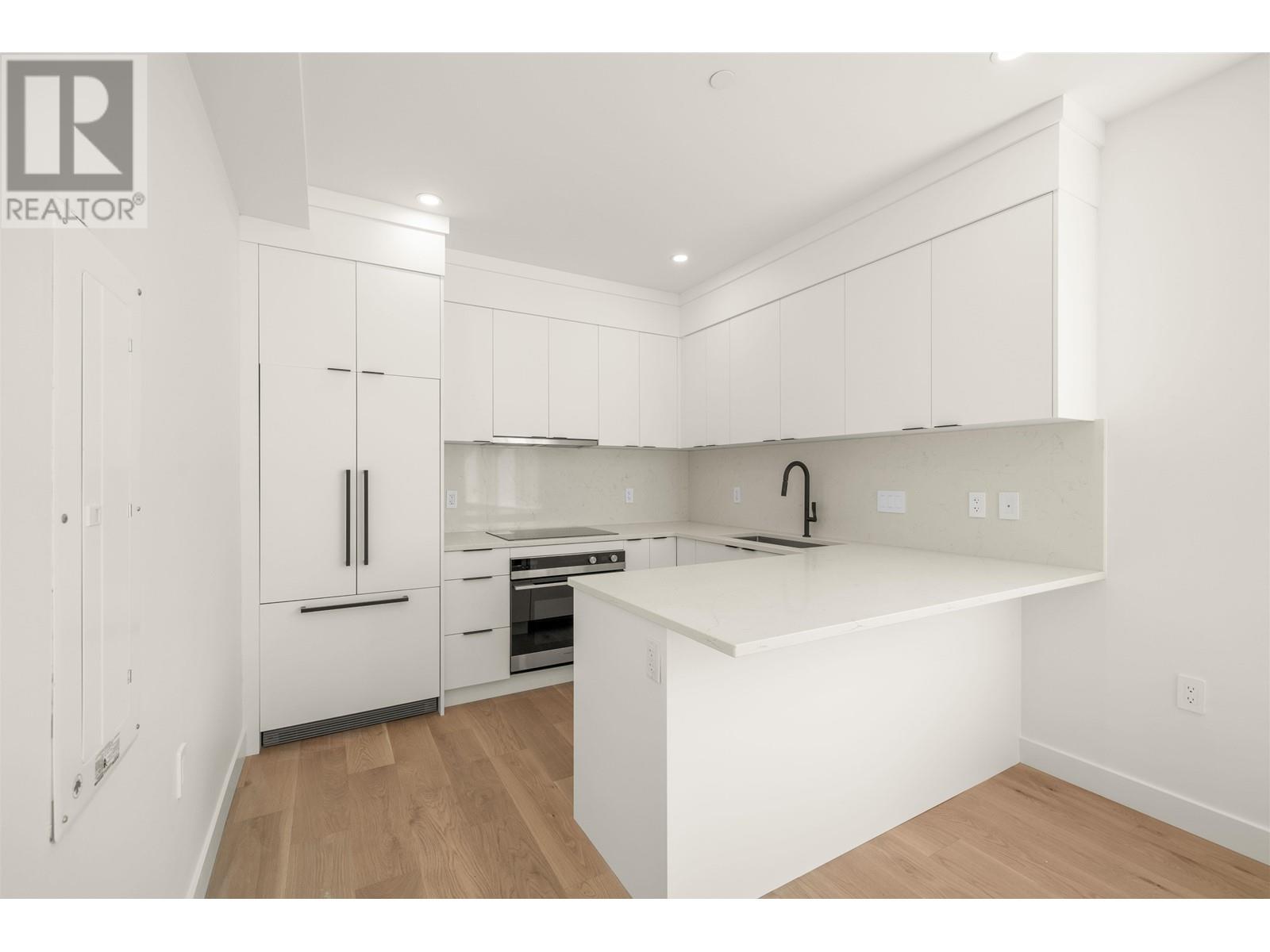 Listing Picture 10 of 11 : 2408 VICTORIA DRIVE, Vancouver / 溫哥華 - 魯藝地產 Yvonne Lu Group - MLS Medallion Club Member