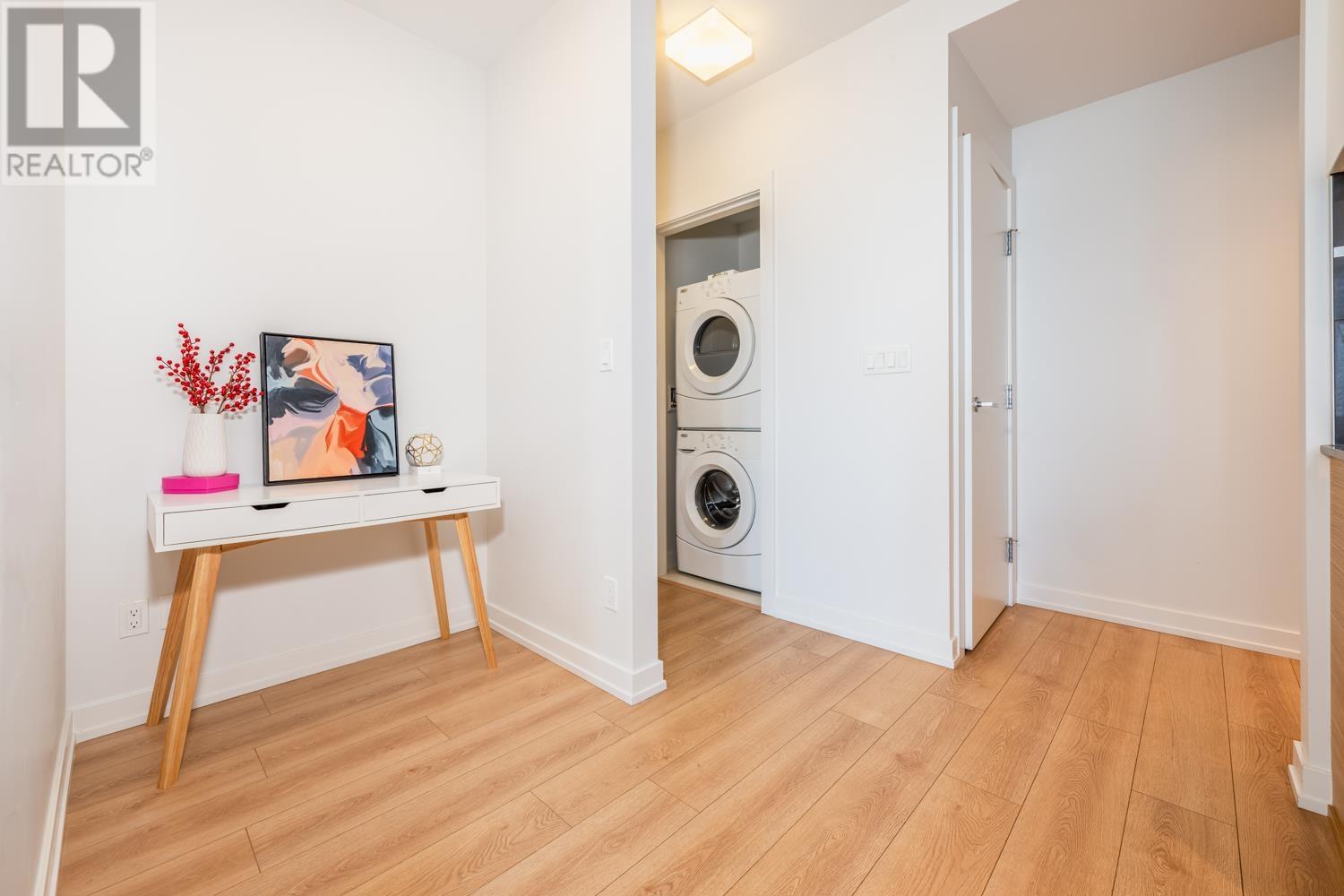 Listing Picture 2 of 26 : 910 4688 KINGSWAY, Burnaby / 本拿比 - 魯藝地產 Yvonne Lu Group - MLS Medallion Club Member