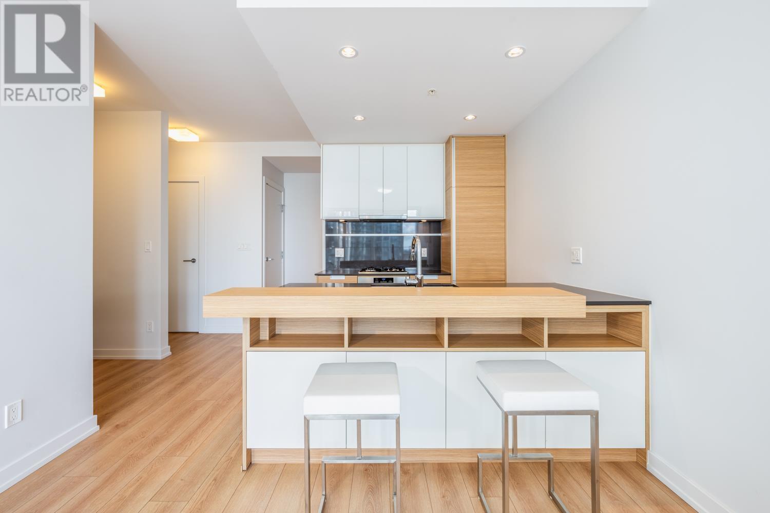 Listing Picture 6 of 26 : 910 4688 KINGSWAY, Burnaby / 本拿比 - 魯藝地產 Yvonne Lu Group - MLS Medallion Club Member