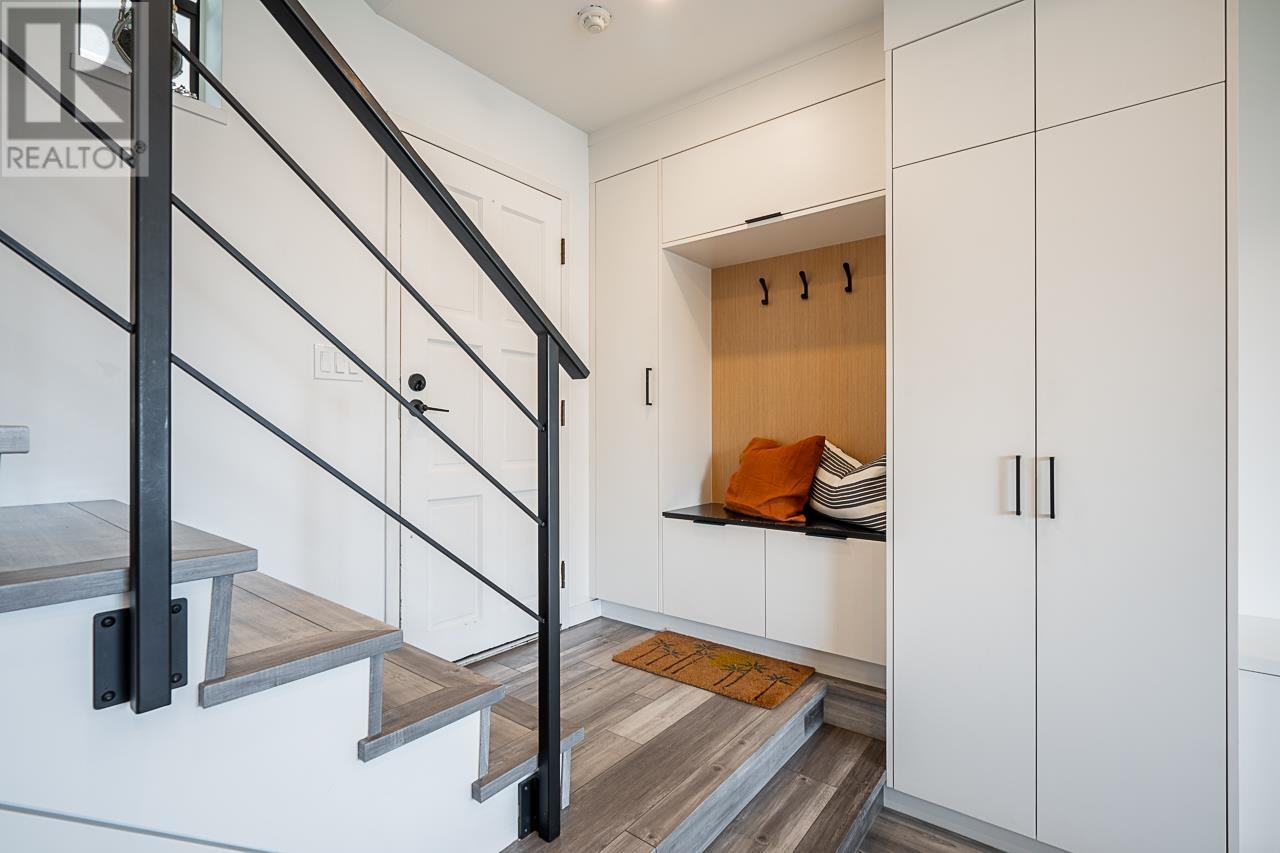 802 1160 Burrard Street, Vancouver, British Columbia V6Z 2E8 - Photo 3 - R2946361