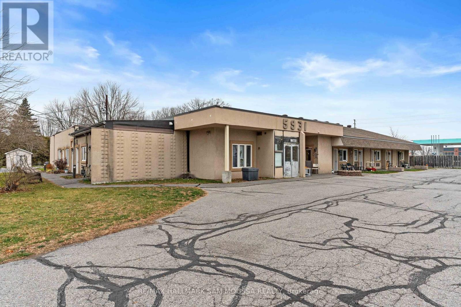5931 PERTH STREET, ottawa, Ontario