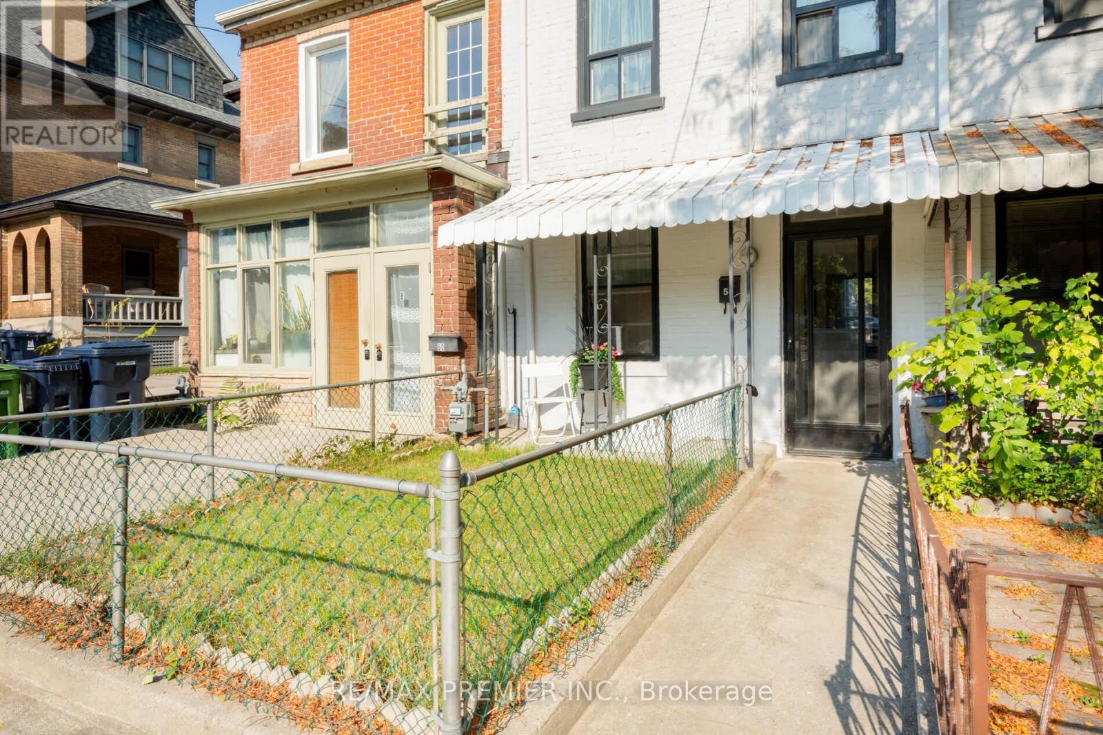 58 Mansfield Avenue, Toronto, Ontario  M6J 2B2 - Photo 3 - C11228220