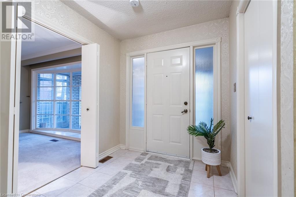 3 San Paulo Drive, Hamilton, Ontario  L9C 6R6 - Photo 4 - 40681632