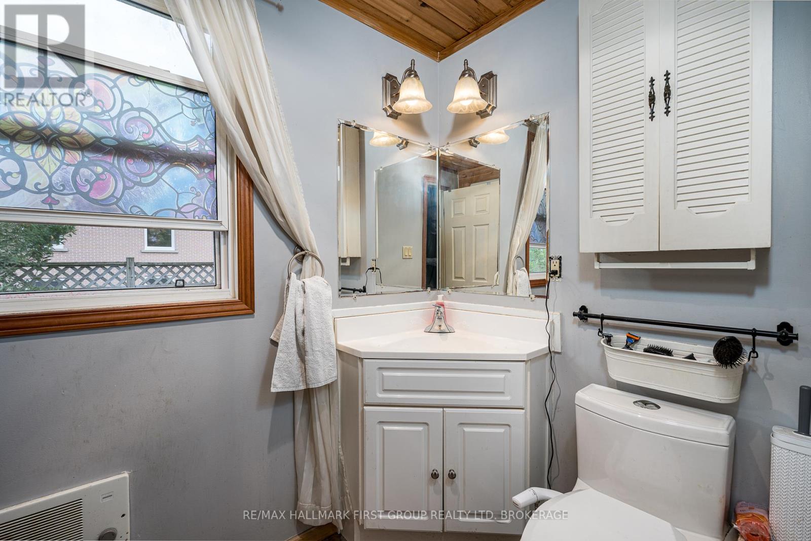 Property at 293 DUNDAS STREET W image 5