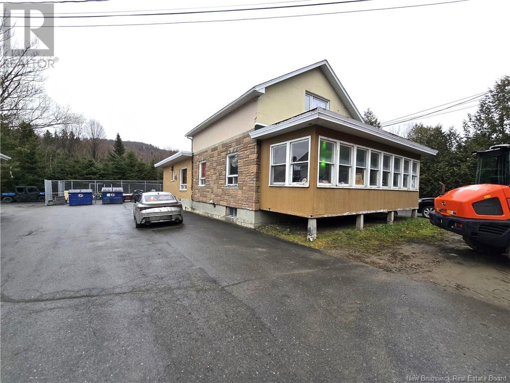 637 Victoria Street, Edmundston, New Brunswick  E3V 3M8 - Photo 25 - NB109737