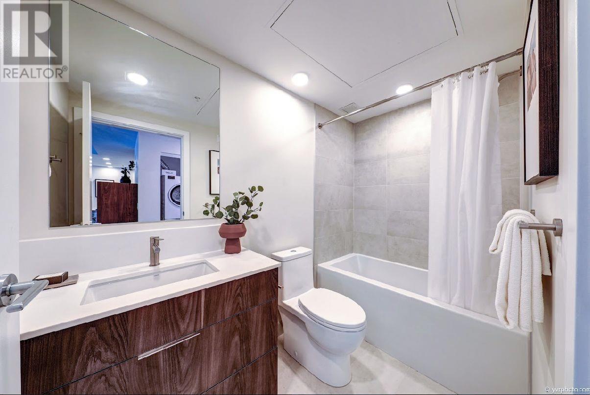 Listing Picture 22 of 35 : 202 3590 W 39TH AVENUE, Vancouver / 溫哥華 - 魯藝地產 Yvonne Lu Group - MLS Medallion Club Member