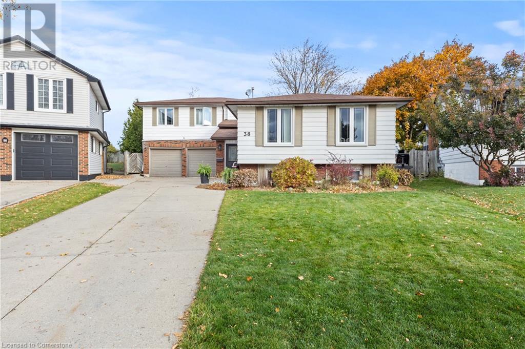 38 Brett Court, Hamilton, Ontario  L8T 4R8 - Photo 2 - 40676251