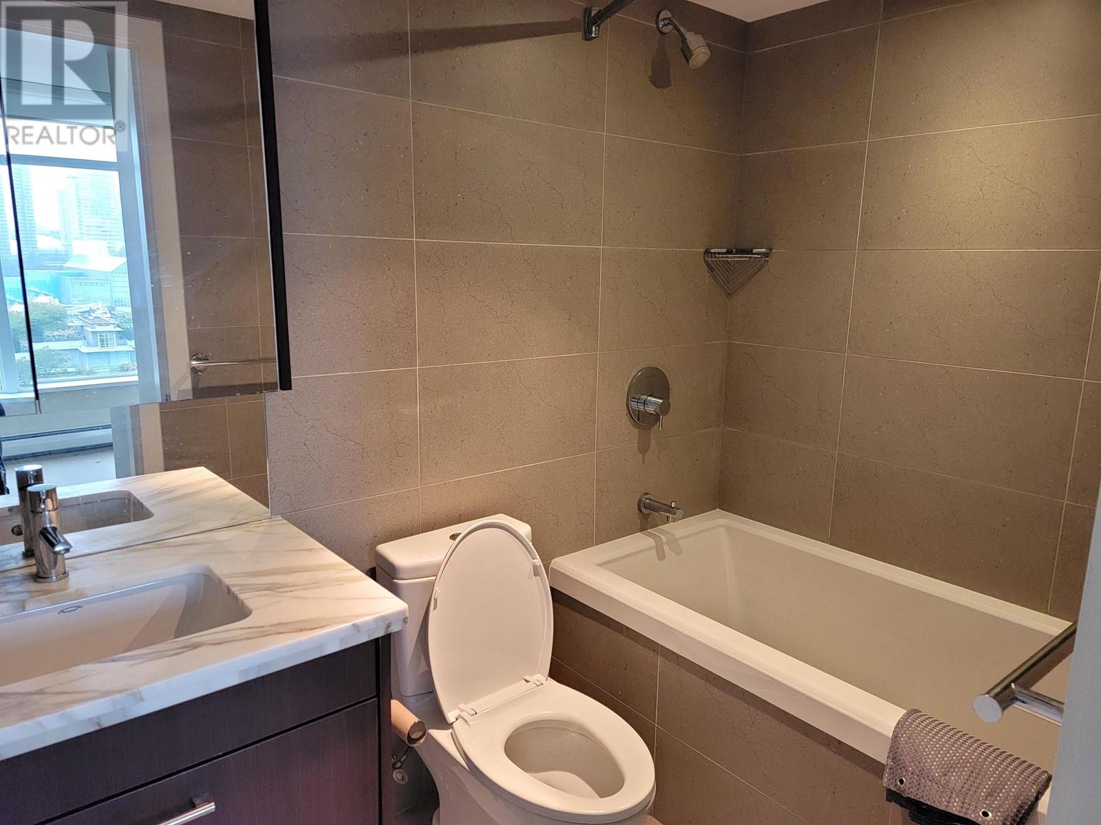 Listing Picture 6 of 18 : 1204 168 W 1ST AVENUE, Vancouver / 溫哥華 - 魯藝地產 Yvonne Lu Group - MLS Medallion Club Member