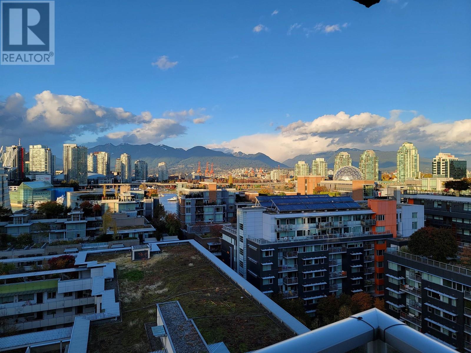 Listing Picture 11 of 18 : 1204 168 W 1ST AVENUE, Vancouver / 溫哥華 - 魯藝地產 Yvonne Lu Group - MLS Medallion Club Member