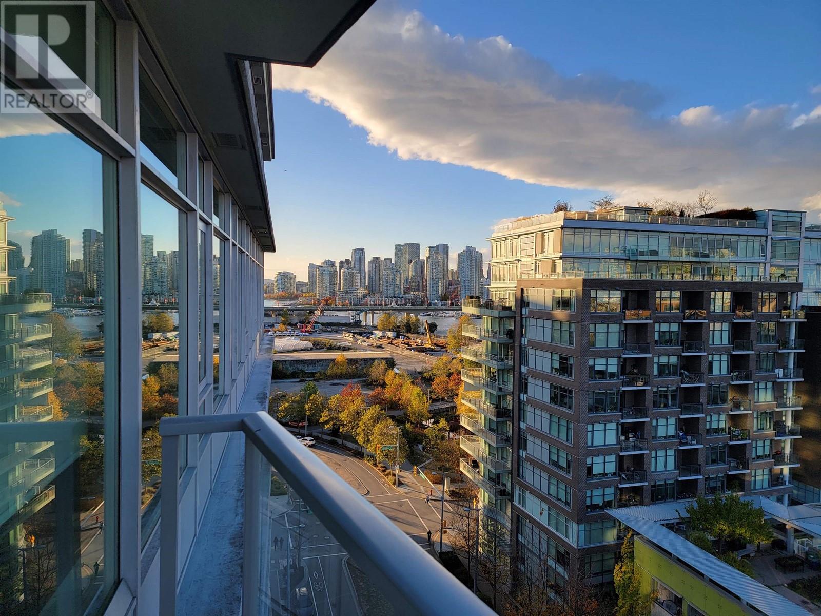 Listing Picture 12 of 18 : 1204 168 W 1ST AVENUE, Vancouver / 溫哥華 - 魯藝地產 Yvonne Lu Group - MLS Medallion Club Member