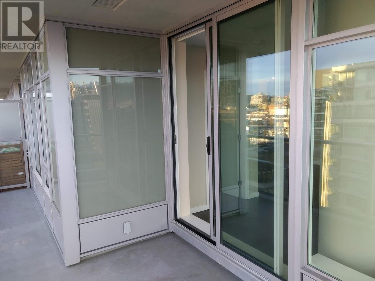 Listing Picture 13 of 18 : 1204 168 W 1ST AVENUE, Vancouver / 溫哥華 - 魯藝地產 Yvonne Lu Group - MLS Medallion Club Member