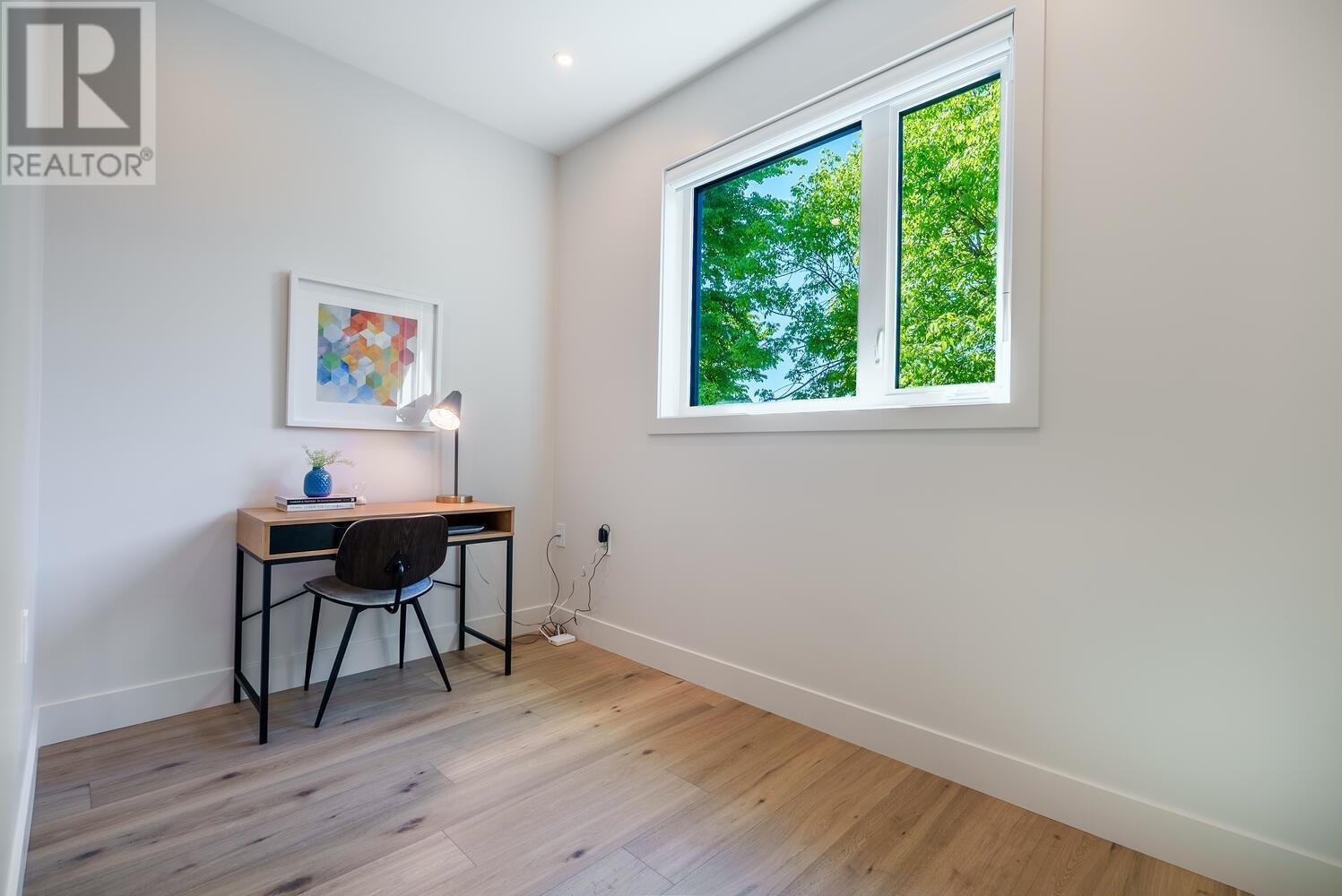 Listing Picture 14 of 21 : 743 E 39TH AVENUE, Vancouver / 溫哥華 - 魯藝地產 Yvonne Lu Group - MLS Medallion Club Member