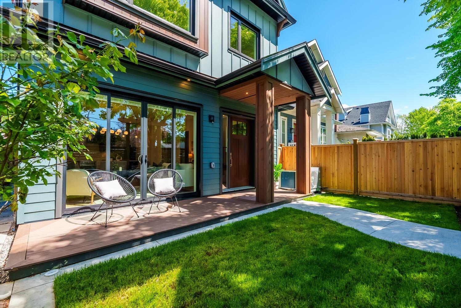 Listing Picture 2 of 21 : 743 E 39TH AVENUE, Vancouver / 溫哥華 - 魯藝地產 Yvonne Lu Group - MLS Medallion Club Member