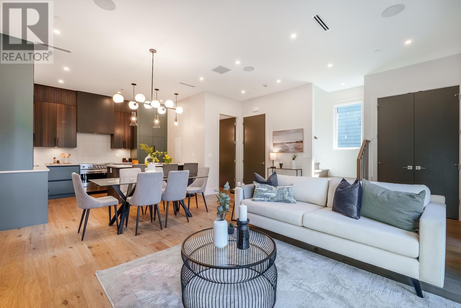 Listing Picture 5 of 21 : 743 E 39TH AVENUE, Vancouver / 溫哥華 - 魯藝地產 Yvonne Lu Group - MLS Medallion Club Member