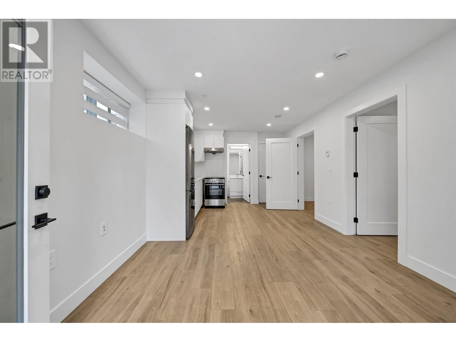 Listing Picture 26 of 33 : 2692 E 53RD AVENUE, Vancouver / 溫哥華 - 魯藝地產 Yvonne Lu Group - MLS Medallion Club Member