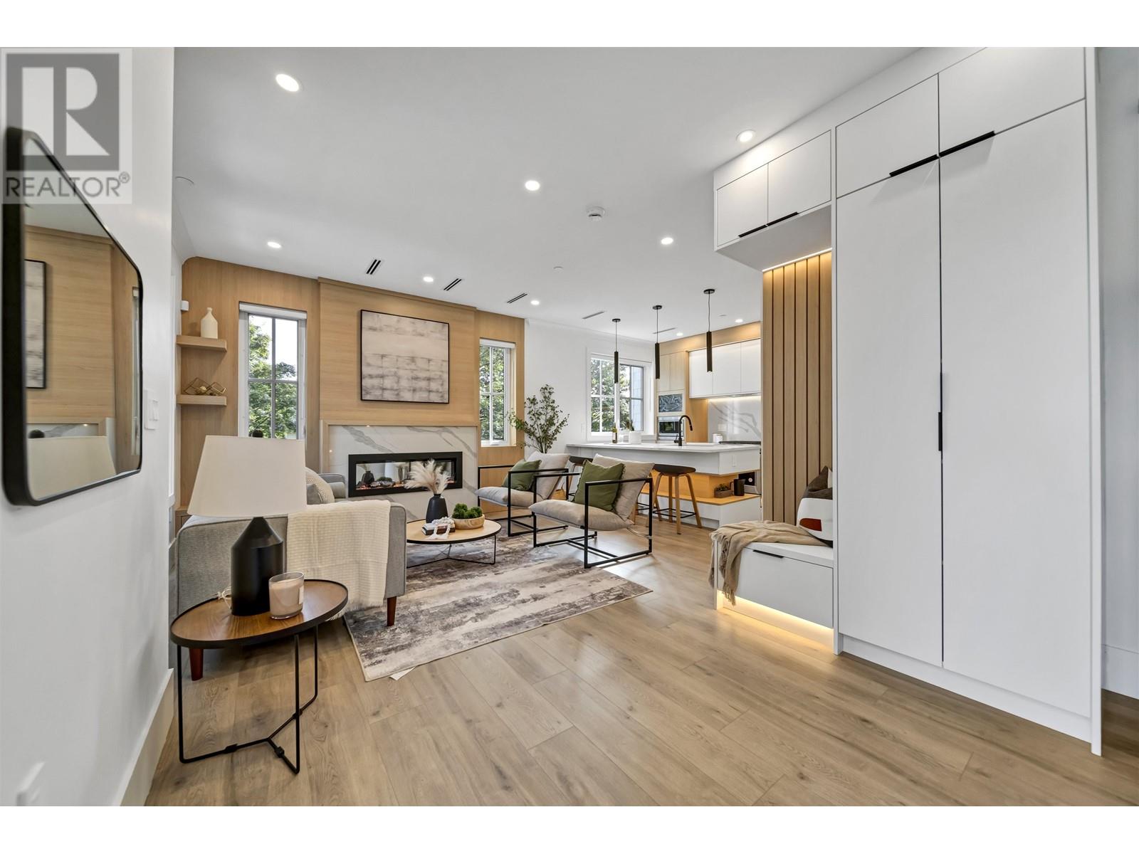 Listing Picture 8 of 33 : 2692 E 53RD AVENUE, Vancouver / 溫哥華 - 魯藝地產 Yvonne Lu Group - MLS Medallion Club Member