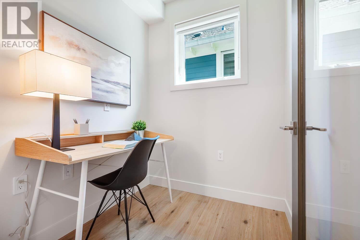 Listing Picture 11 of 21 : 745 E 39TH AVENUE, Vancouver / 溫哥華 - 魯藝地產 Yvonne Lu Group - MLS Medallion Club Member