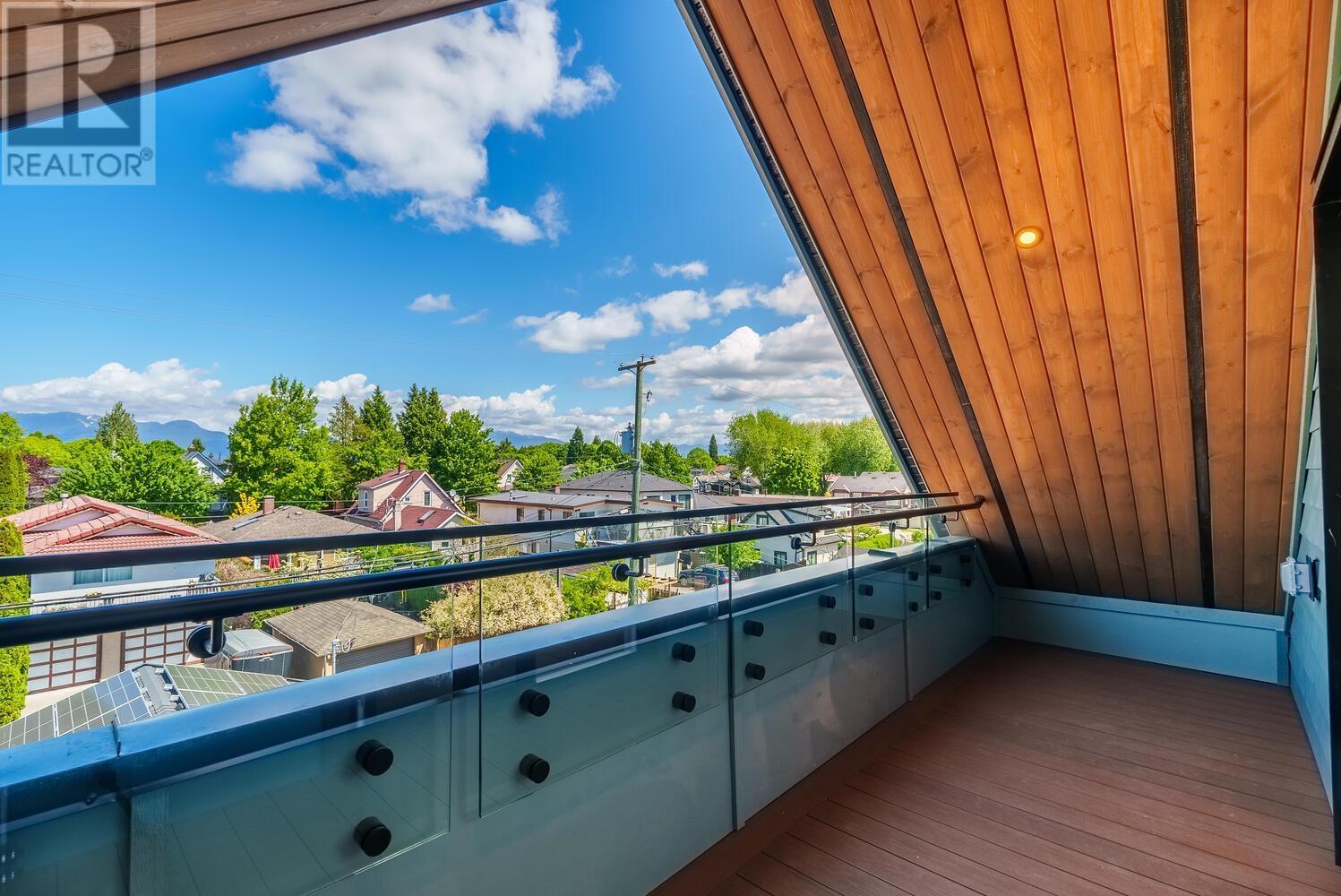 Listing Picture 17 of 21 : 745 E 39TH AVENUE, Vancouver / 溫哥華 - 魯藝地產 Yvonne Lu Group - MLS Medallion Club Member