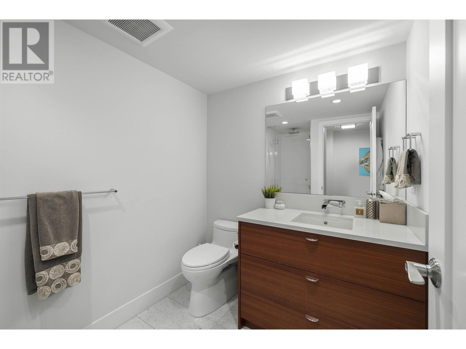 Listing Picture 13 of 31 : 104 1470 PENNYFARTHING DRIVE, Vancouver / 溫哥華 - 魯藝地產 Yvonne Lu Group - MLS Medallion Club Member