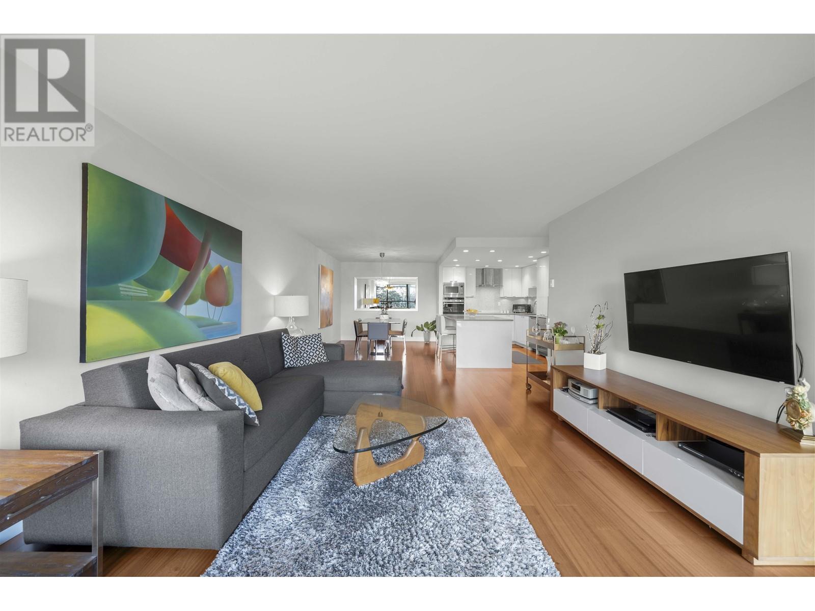 Listing Picture 11 of 31 : 104 1470 PENNYFARTHING DRIVE, Vancouver / 溫哥華 - 魯藝地產 Yvonne Lu Group - MLS Medallion Club Member