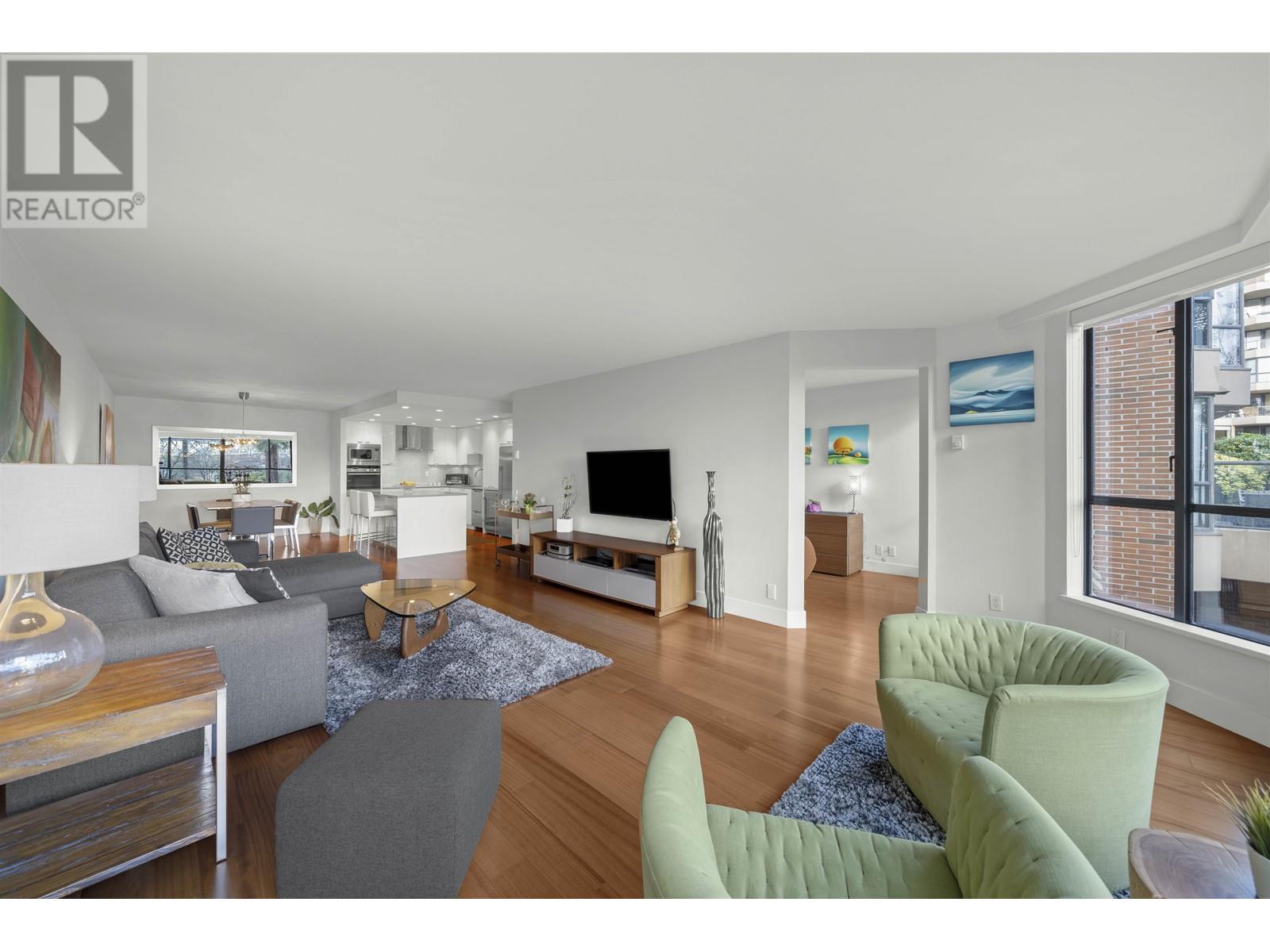 Listing Picture 10 of 31 : 104 1470 PENNYFARTHING DRIVE, Vancouver / 溫哥華 - 魯藝地產 Yvonne Lu Group - MLS Medallion Club Member