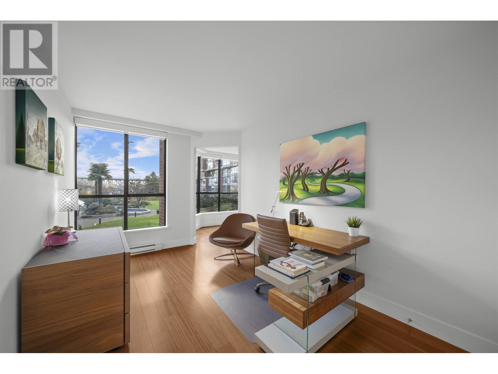 Listing Picture 16 of 31 : 104 1470 PENNYFARTHING DRIVE, Vancouver / 溫哥華 - 魯藝地產 Yvonne Lu Group - MLS Medallion Club Member