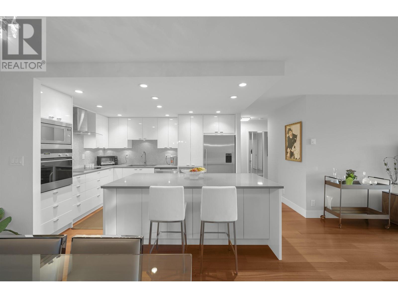 Listing Picture 15 of 31 : 104 1470 PENNYFARTHING DRIVE, Vancouver / 溫哥華 - 魯藝地產 Yvonne Lu Group - MLS Medallion Club Member