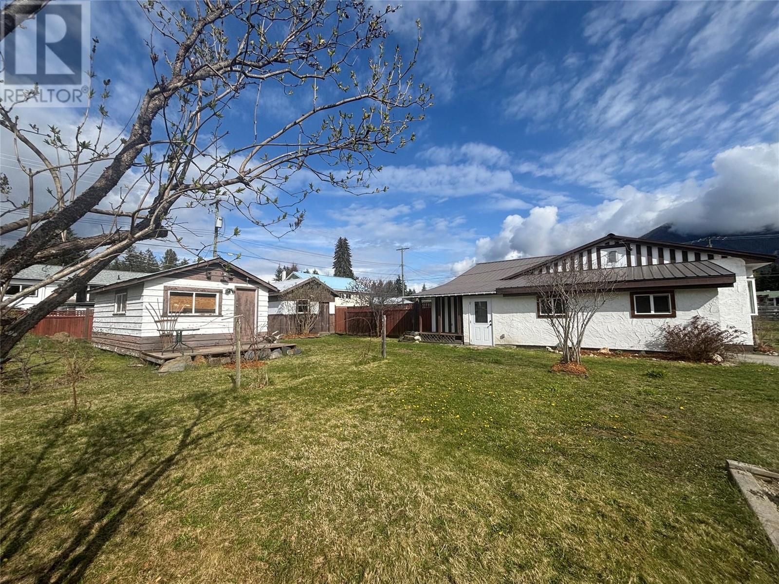 312 7th Avenue, nakusp, British Columbia
