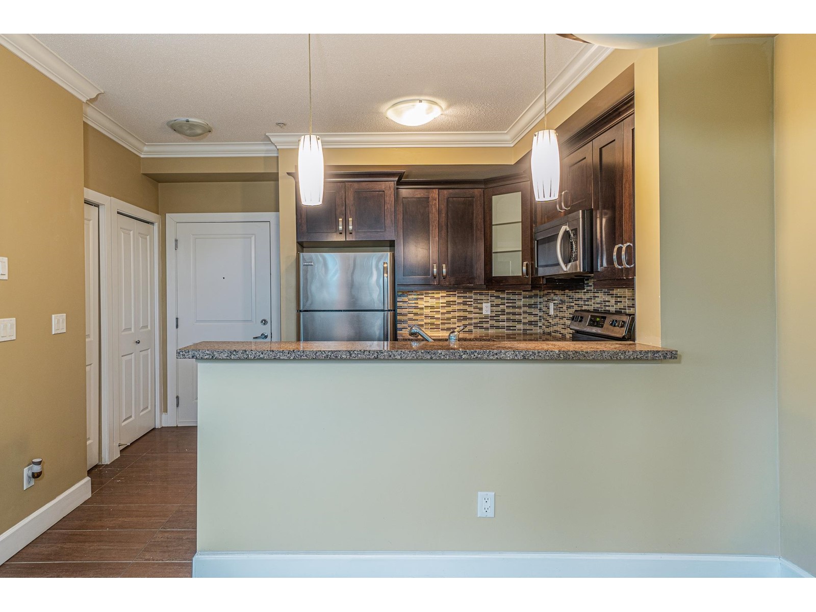 Property at 324 13897 FRASER HIGHWAY image 4