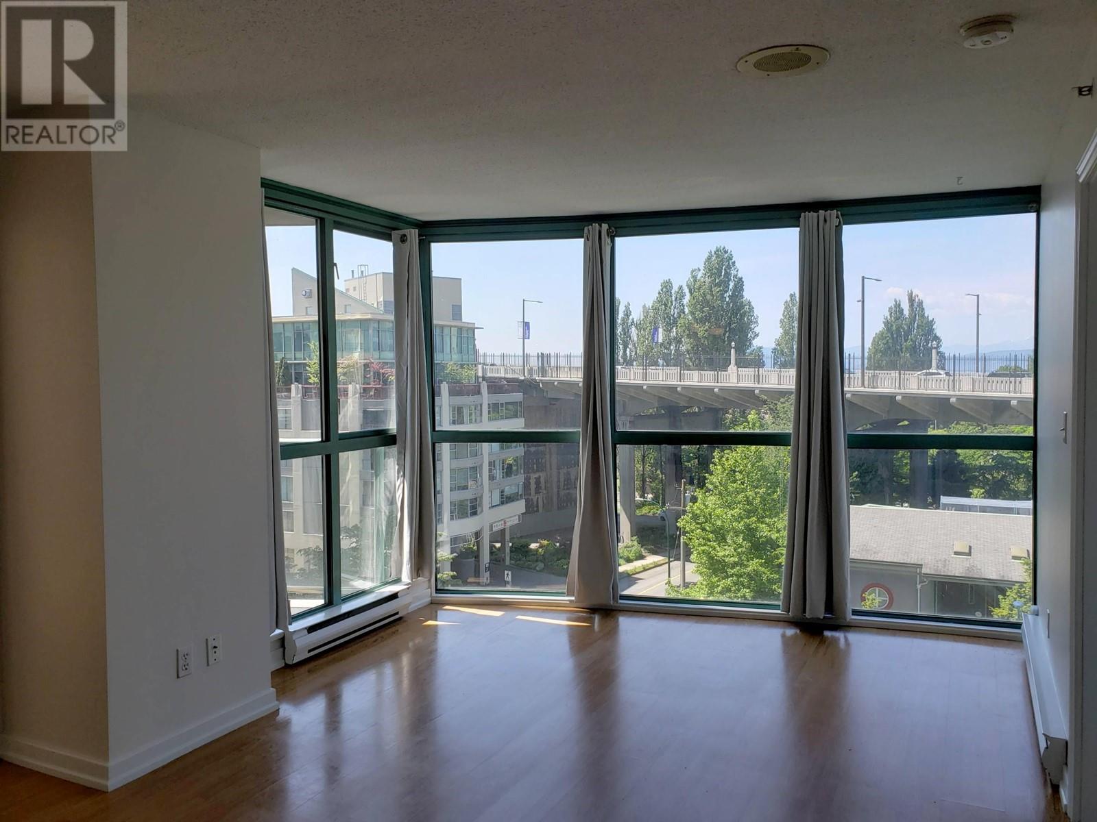 Listing Picture 17 of 36 : 601 907 BEACH AVENUE, Vancouver / 溫哥華 - 魯藝地產 Yvonne Lu Group - MLS Medallion Club Member