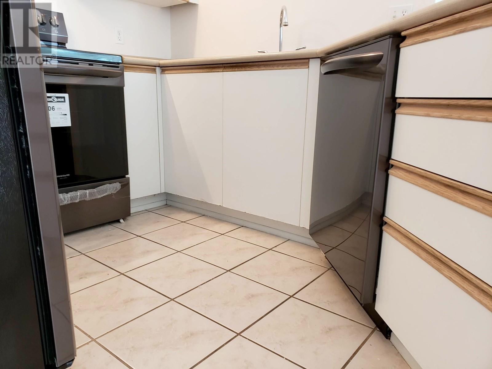 Listing Picture 30 of 36 : 601 907 BEACH AVENUE, Vancouver / 溫哥華 - 魯藝地產 Yvonne Lu Group - MLS Medallion Club Member