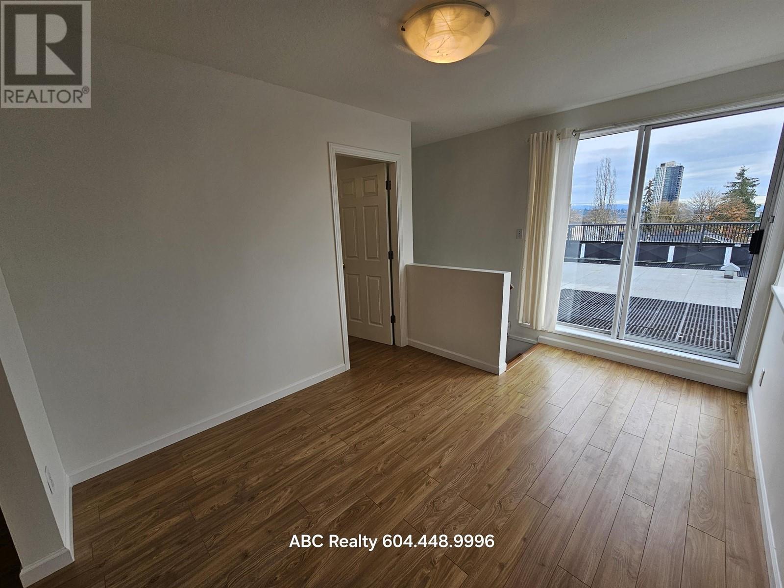 3fl 4xx E Columbia, New Westminster, British Columbia  V3L 3X6 - Photo 2 - R2947467