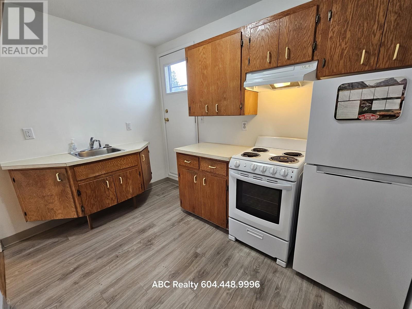 3fl 4xx E Columbia, New Westminster, British Columbia  V3L 3X6 - Photo 4 - R2947467